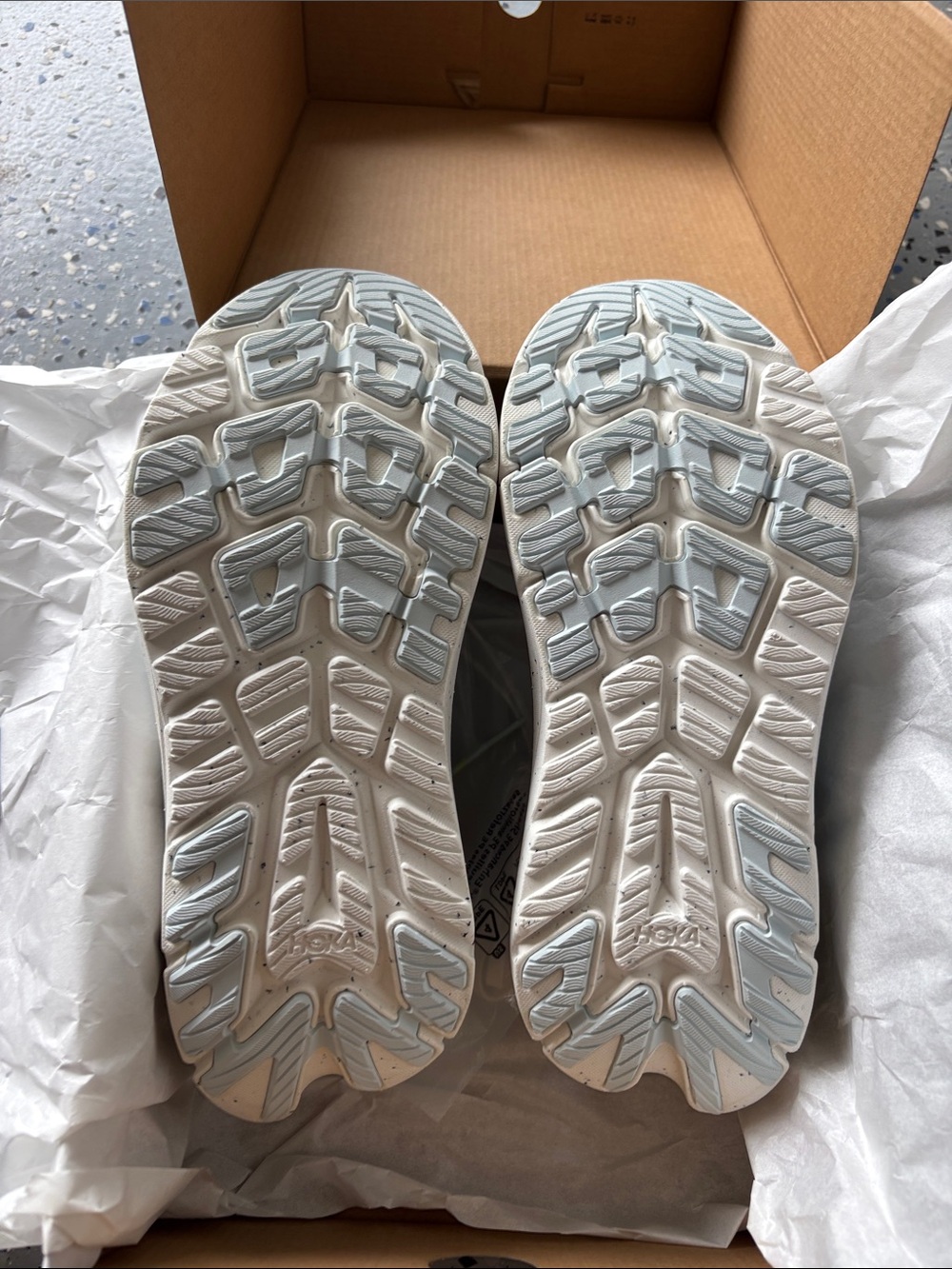 Hoka Kawana 2 Sneakers - Picture 6 of 9